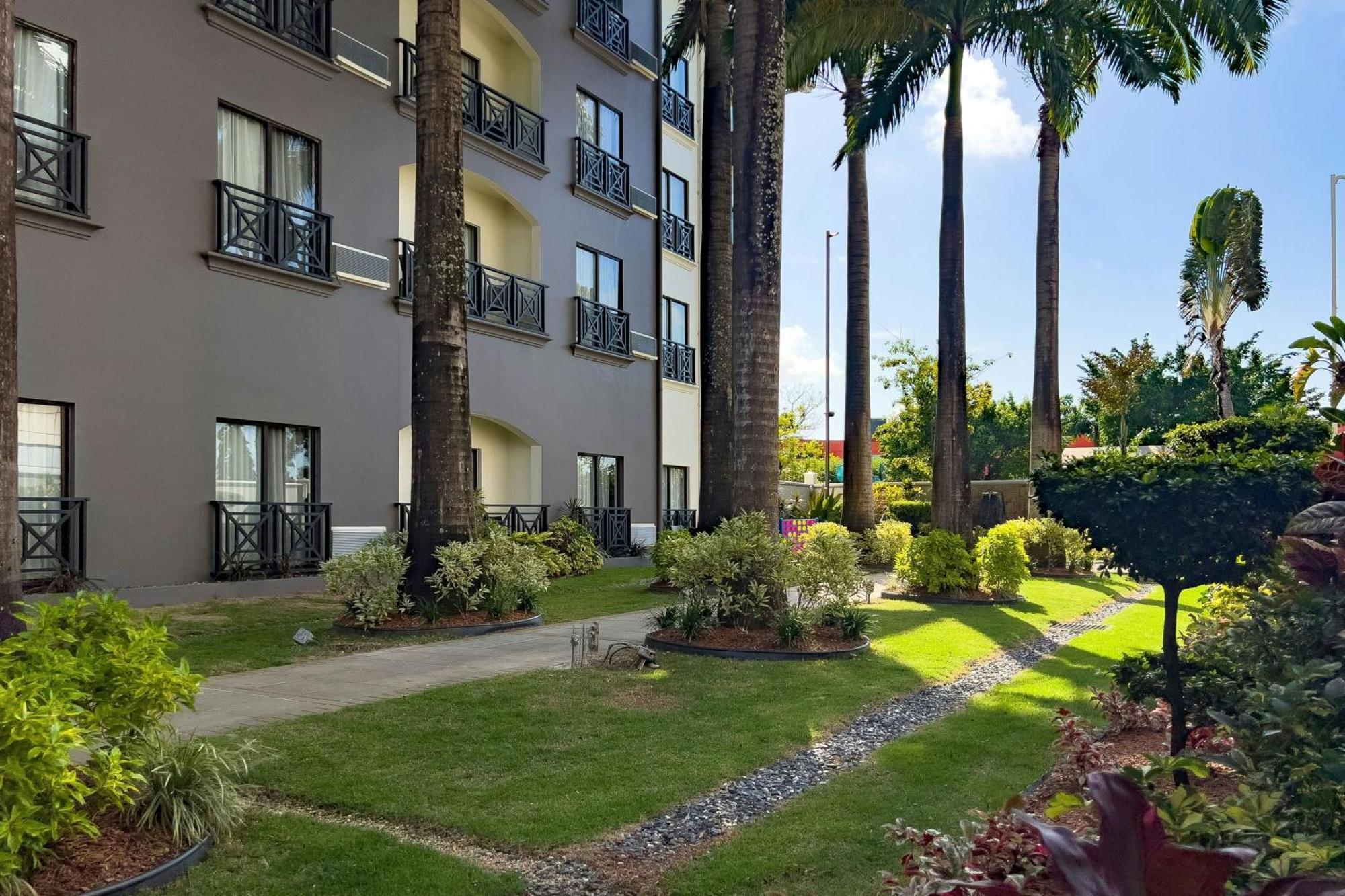 Courtyard By Marriott Port Of Spain Exterior foto